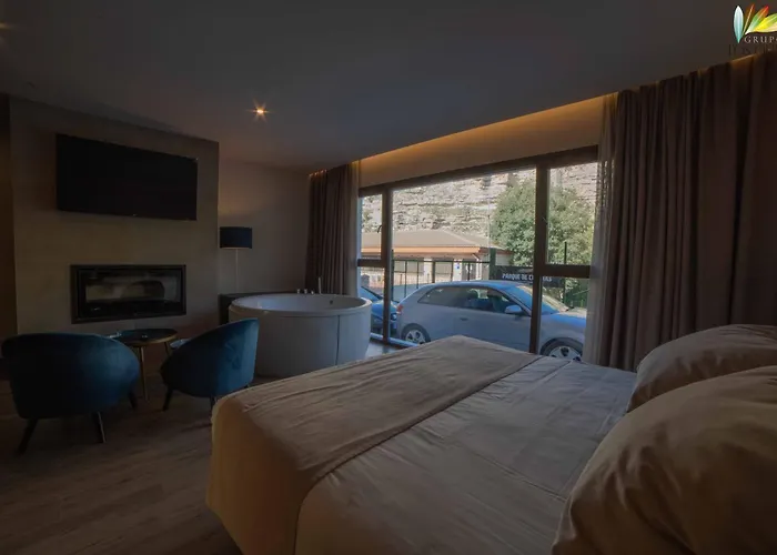 Almazara Suites
